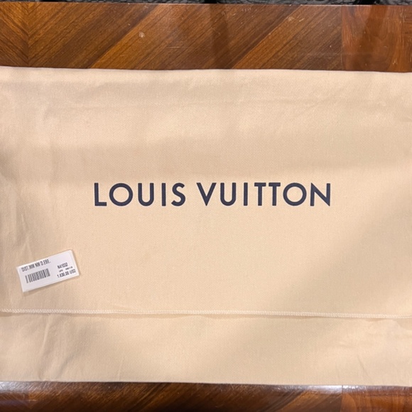 Louis Vuitton District MM Damier Ebene - Picture 6 of 6